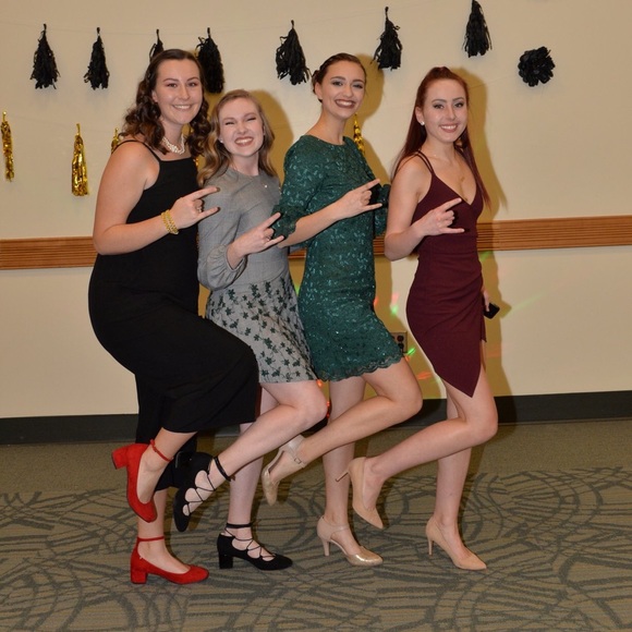 Meet your Posher, Olivia - Picture 7 of 7